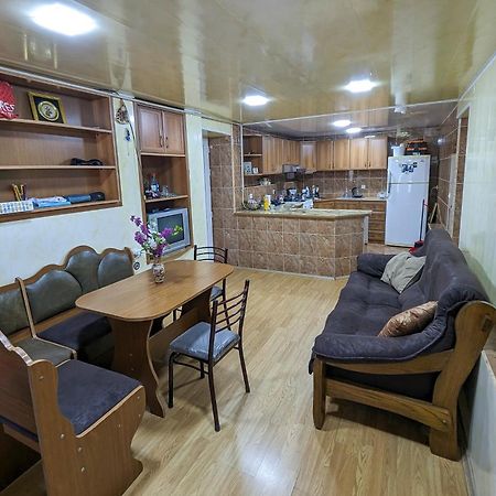 Guest House Sector 30 Кутаиси Экстерьер фото