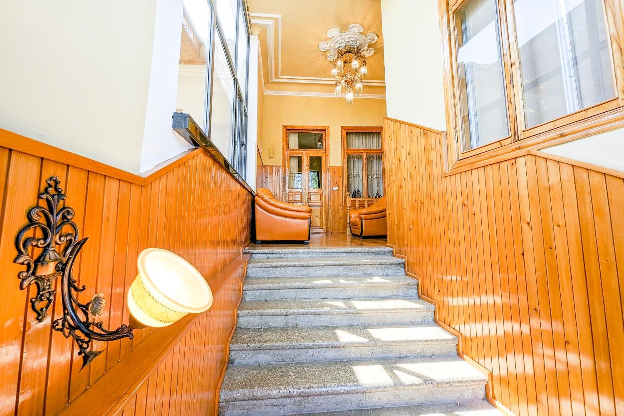 Guest House Sector 30 Кутаиси Экстерьер фото